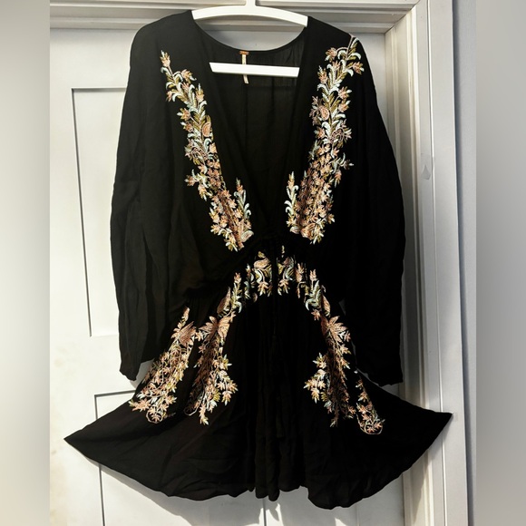 Embroidered Black Kimono mini dress - Picture 7 of 7